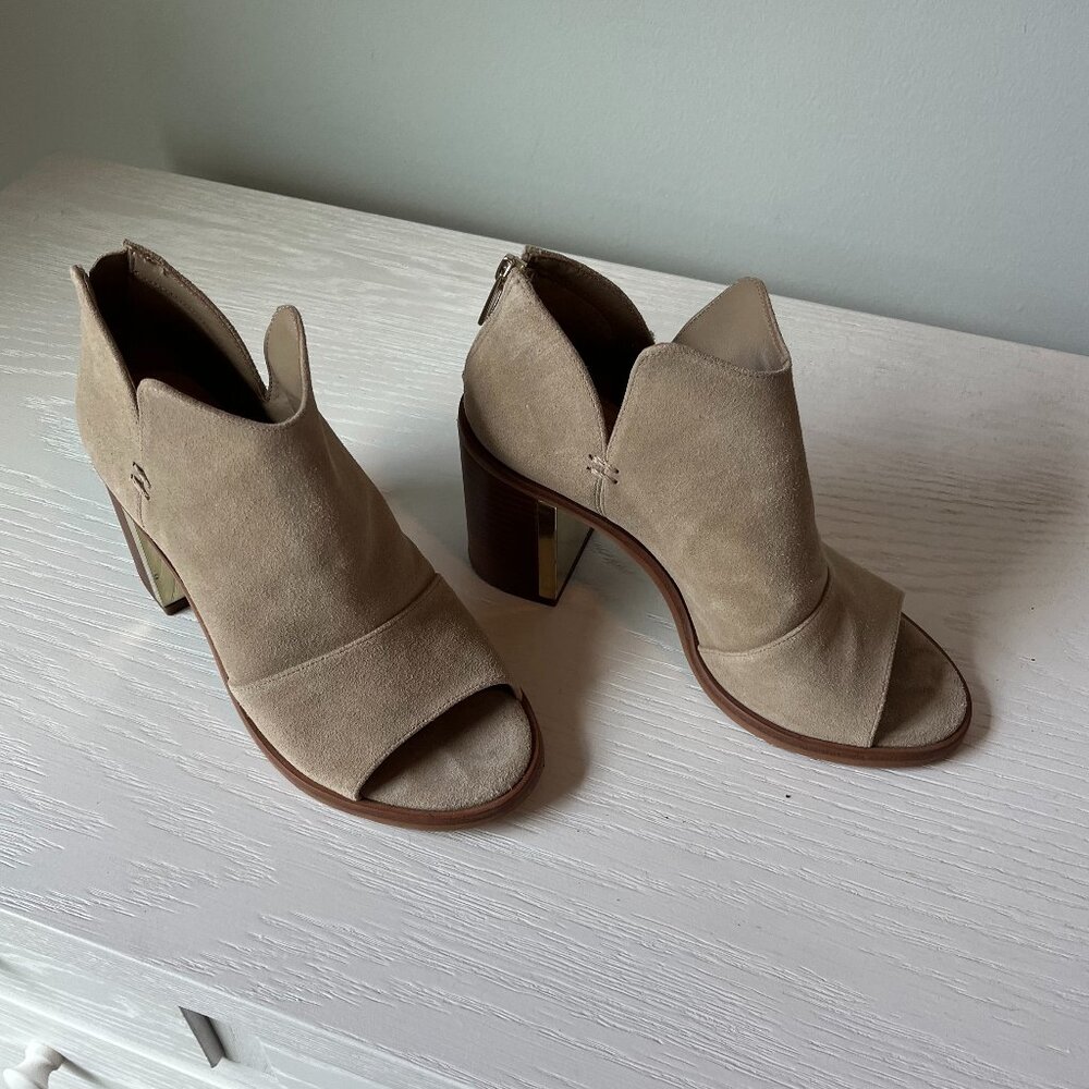 Vintage Suede Vince Camuto Peep-Toe Heel w/ Gold Block-Heel Detailing